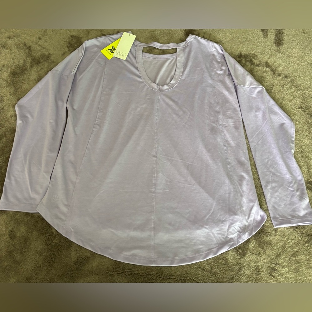 NWT All in Motion Moisture Wicking Lavender Top - Picture 4 of 8